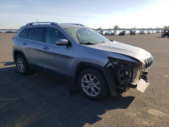 1C4PJLCB8HW663612 Jeep Cherokee Latitude