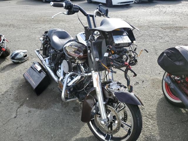 2011 HARLEY-DAVIDSON FLTRU - 1HD1KGM34BB605415
