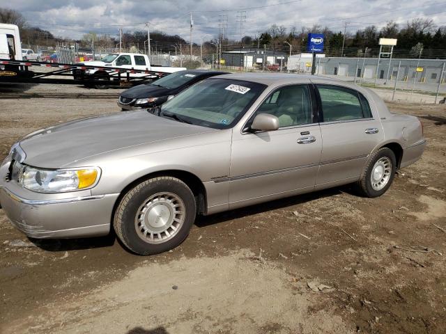 2002 Lincoln Town Car Executive