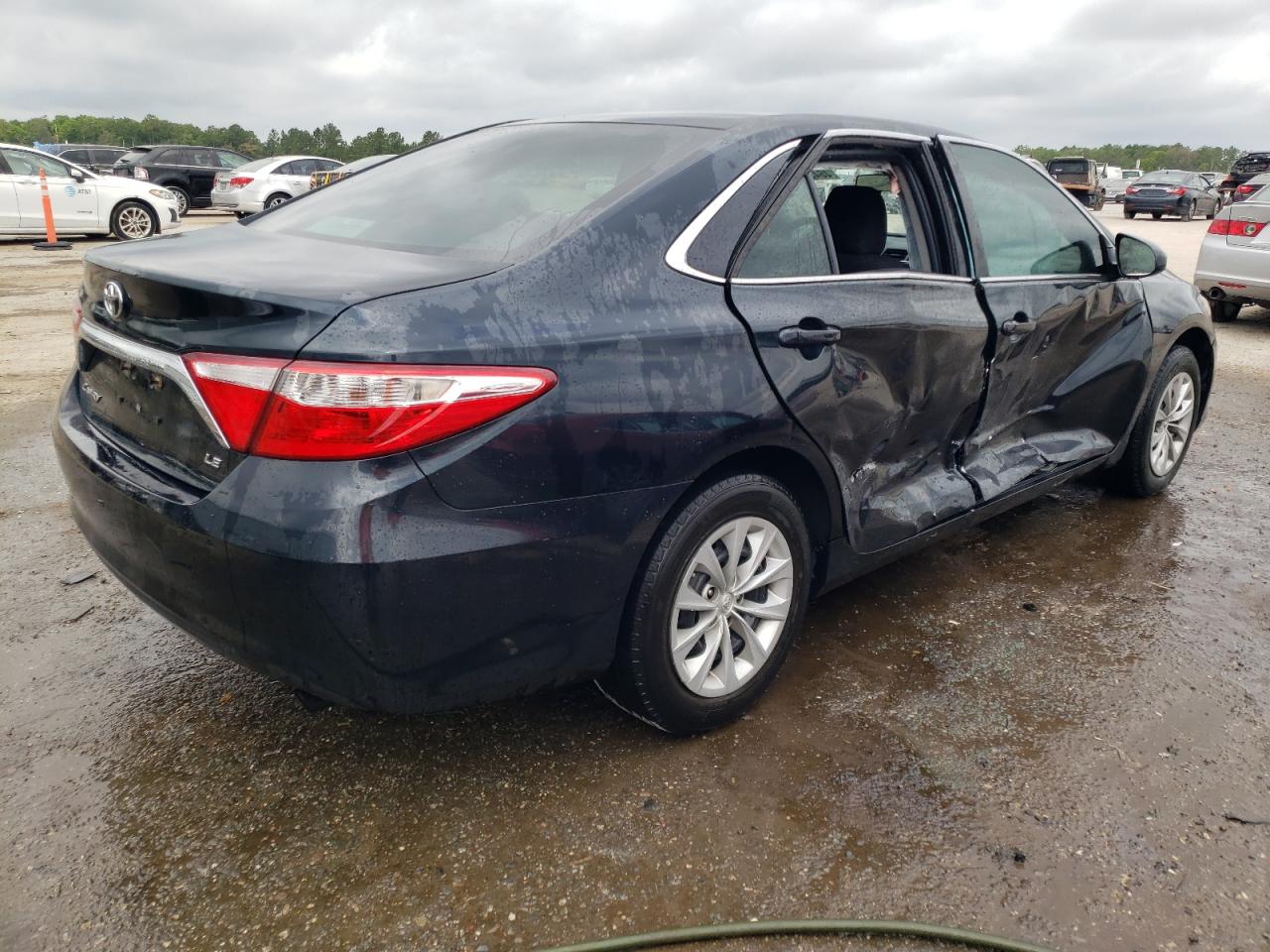 Lot #1987603012 2015 TOYOTA CAMRY LE