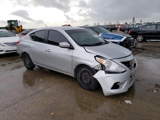  NISSAN VERSA 2017 Серебристый