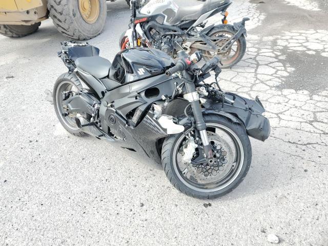 2011 SUZUKI GSX750 - JS1GR7MAXB2104352