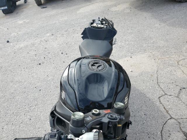 2011 SUZUKI GSX750 - JS1GR7MAXB2104352