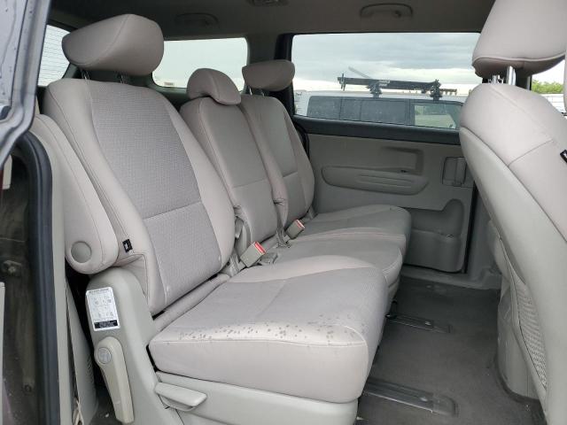 KNDMB5C11J6389341 KIA SEDONA LX