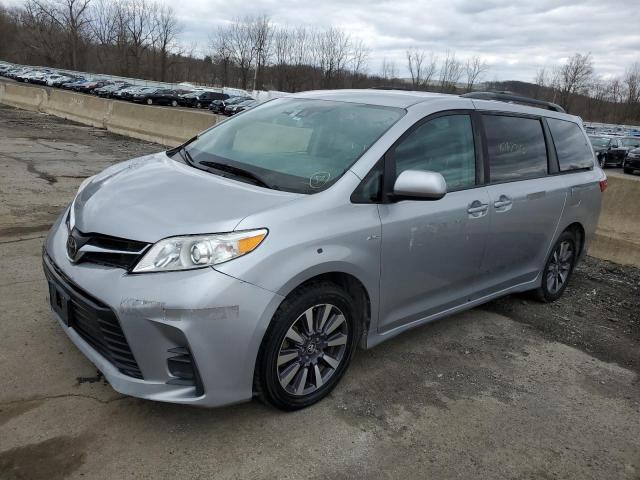 2018 Toyota Sienna LE