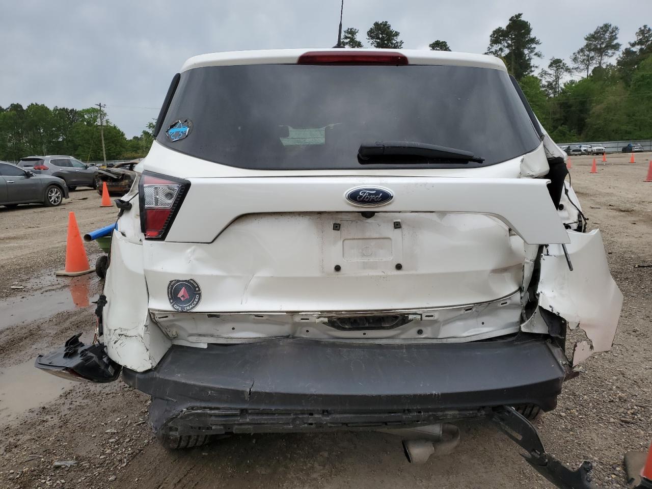 1FMCU0GD6HUE39049 FORD ESCAPE 2017