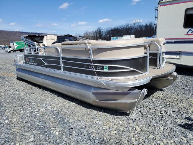 Salvage boats for sale at Grantville, PA auction: 2019 SUN Tracker