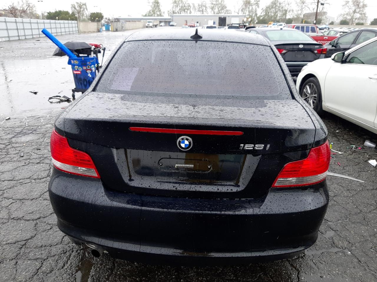 WBAUP9C59BVL90575 2011 BMW 128 I