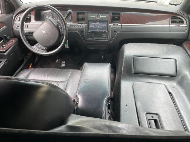 1L1FM88W56Y612207 Lincoln Town Car Executive