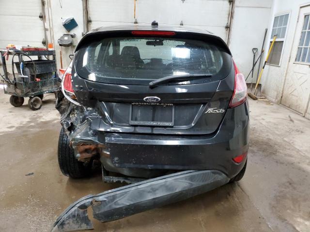 Lot #2421396014 2015 FORD FIESTA SE salvage car