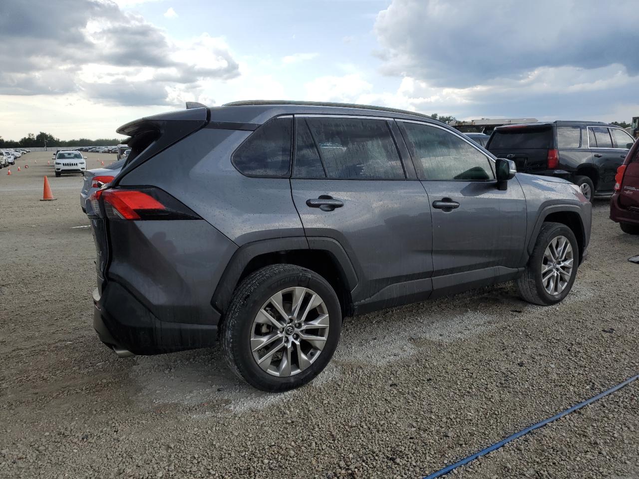 2T3C1RFV1MC095978 TOYOTA RAV4 2021