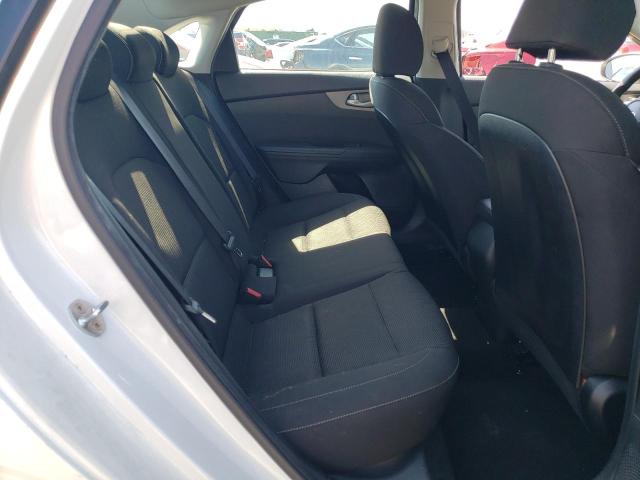 3KPF24AD4KE040489 KIA FORTE FE