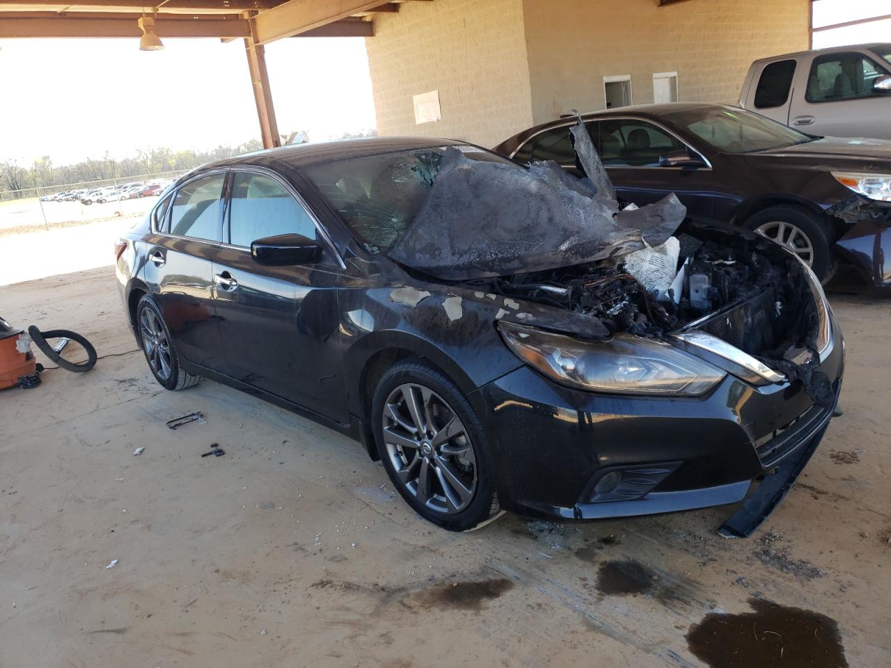 2018 Nissan Altima - Image 4