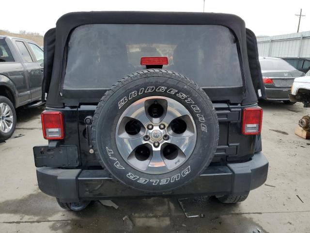 1C4AJWBG8JL823418 Jeep Wrangler Sahara