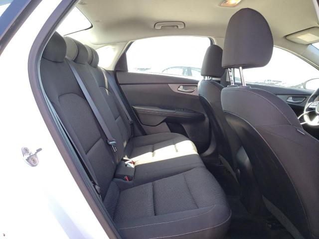 3KPF24AD9KE013921 KIA FORTE FE