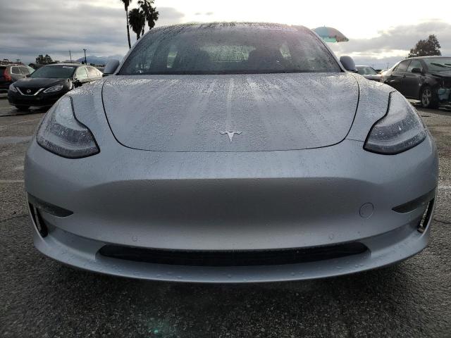 5YJ3E1EB4JF099522 Tesla MODEL 3