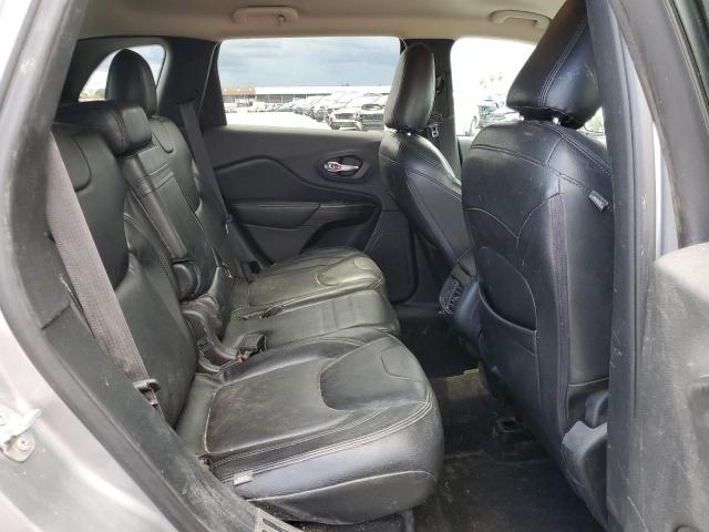 1C4PJLCB8FW506918 Jeep Cherokee Latitude