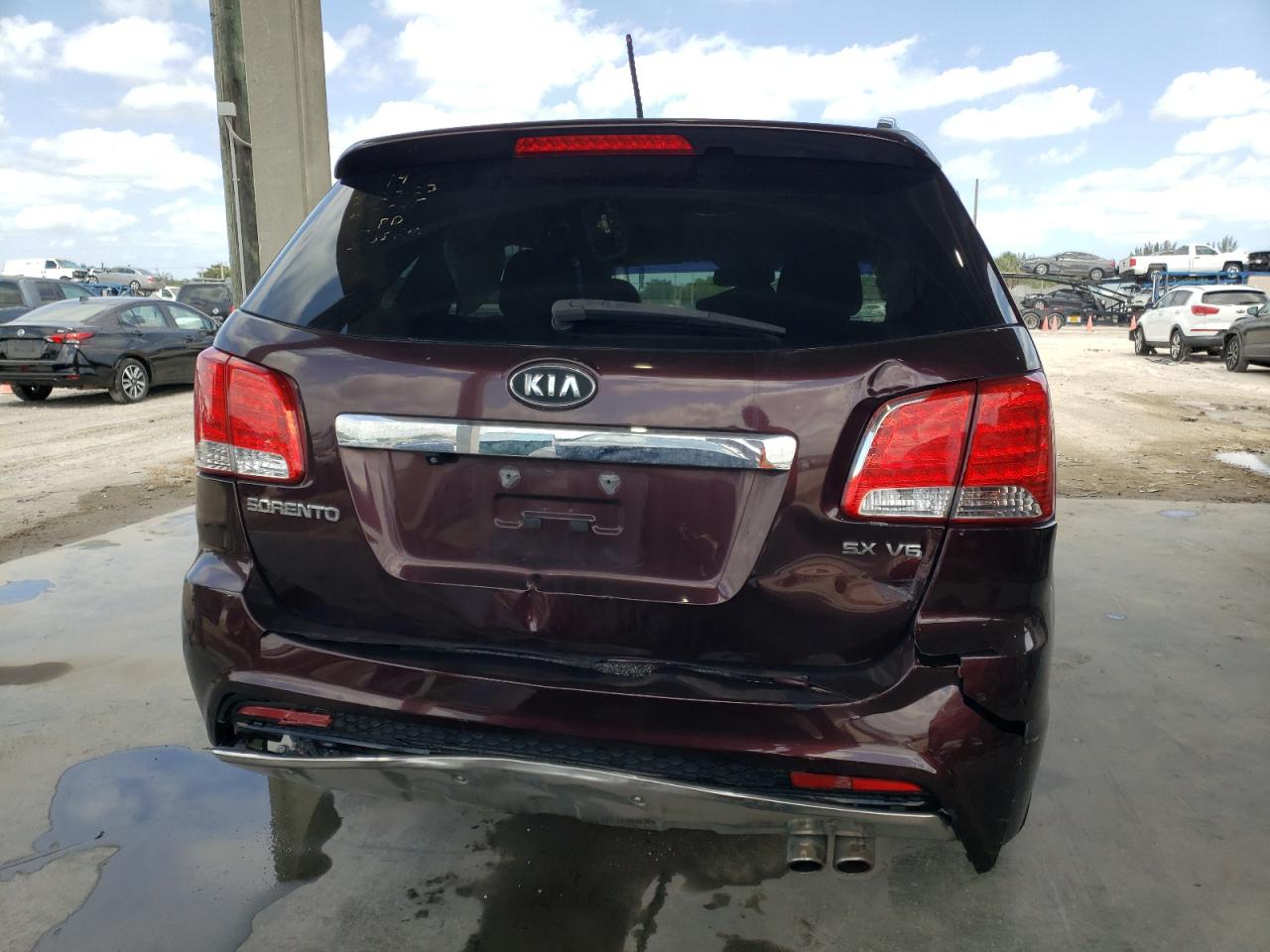 2011 Kia Sorento Sx VIN: 5XYKW4A27BG137545 Lot: 46721013