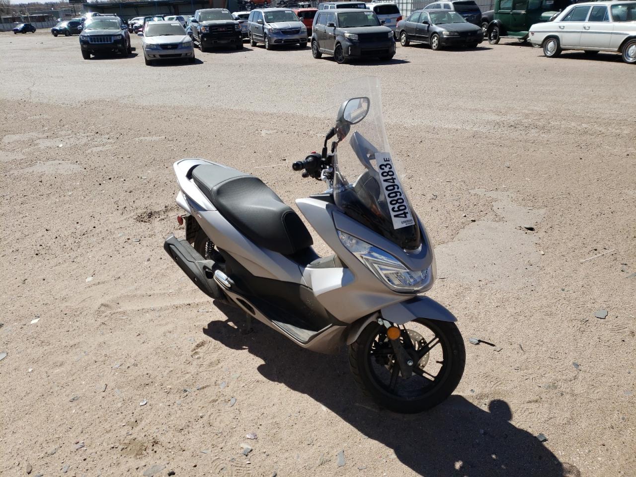 RLHKF180XGY101432 HONDA PCX 2016