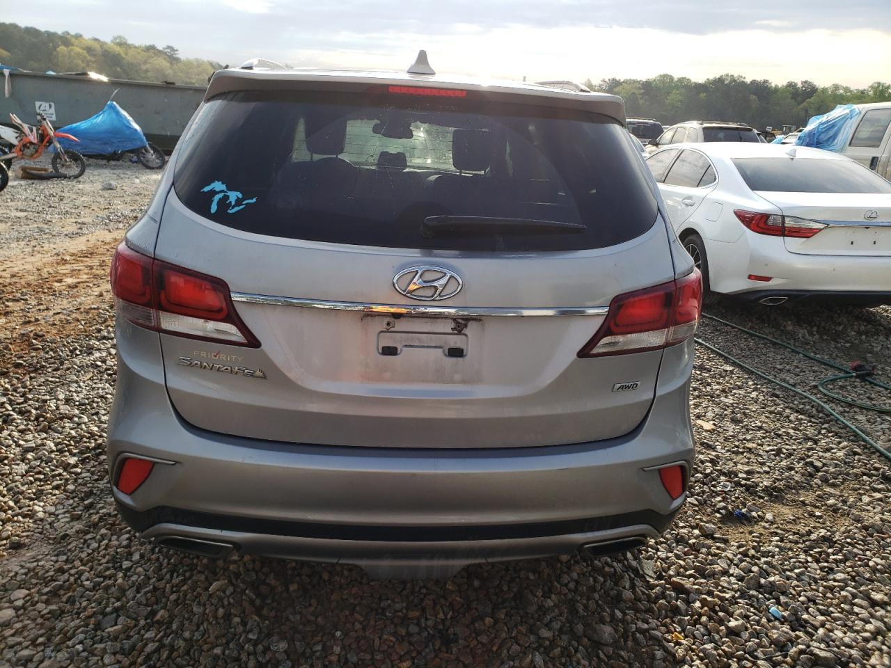 KM8SMDHF9HU172458 2017 Hyundai Santa Fe Se