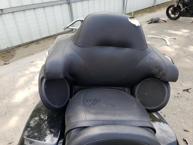 2018 HARLEY-DAVIDSON FLTRU - 1HD1KGD19JB622188