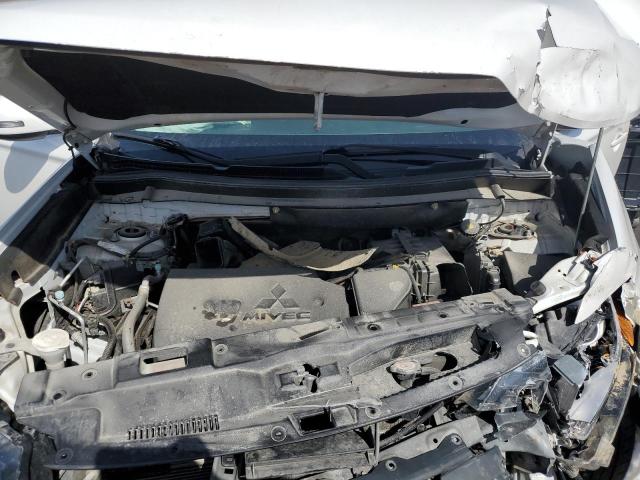 JA4AZ3A35GZ016828 Mitsubishi Outlander Se