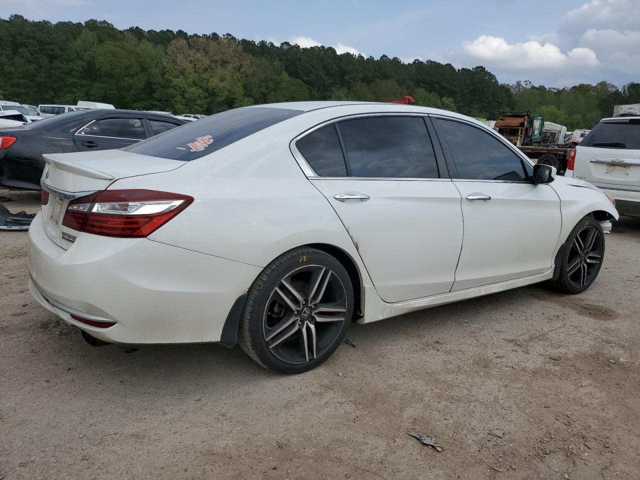 1HGCR2F12HA128004 HONDA ACCORD 2017