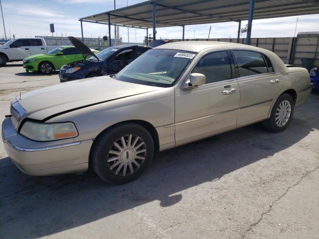 2005 Lincoln Town Car Signature