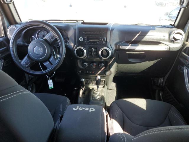 1C4HJWEG9JL920556 Jeep Wrangler Unlimited Sahara