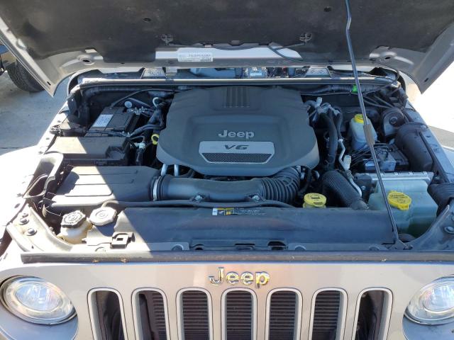 1C4HJWEG9JL920556 Jeep Wrangler Unlimited Sahara