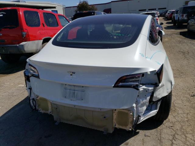 5YJ3E1EA8JF049004 Tesla MODEL 3