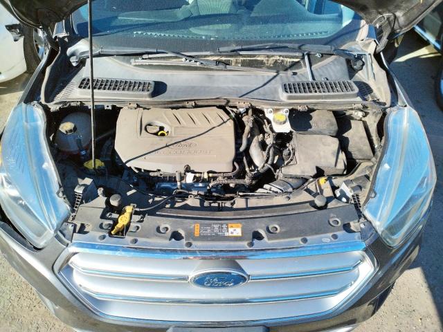 1FMCU0JD8HUE96619 Ford Escape Titanium