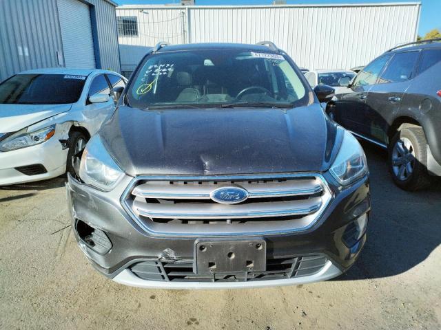 1FMCU0JD8HUE96619 Ford Escape Titanium
