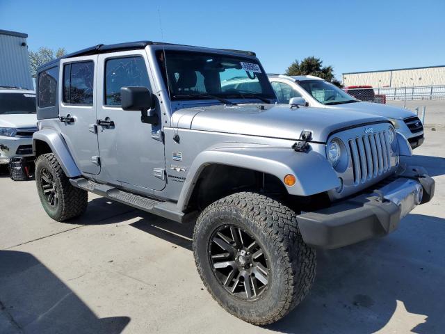 1C4HJWEG9JL920556 Jeep Wrangler Unlimited Sahara