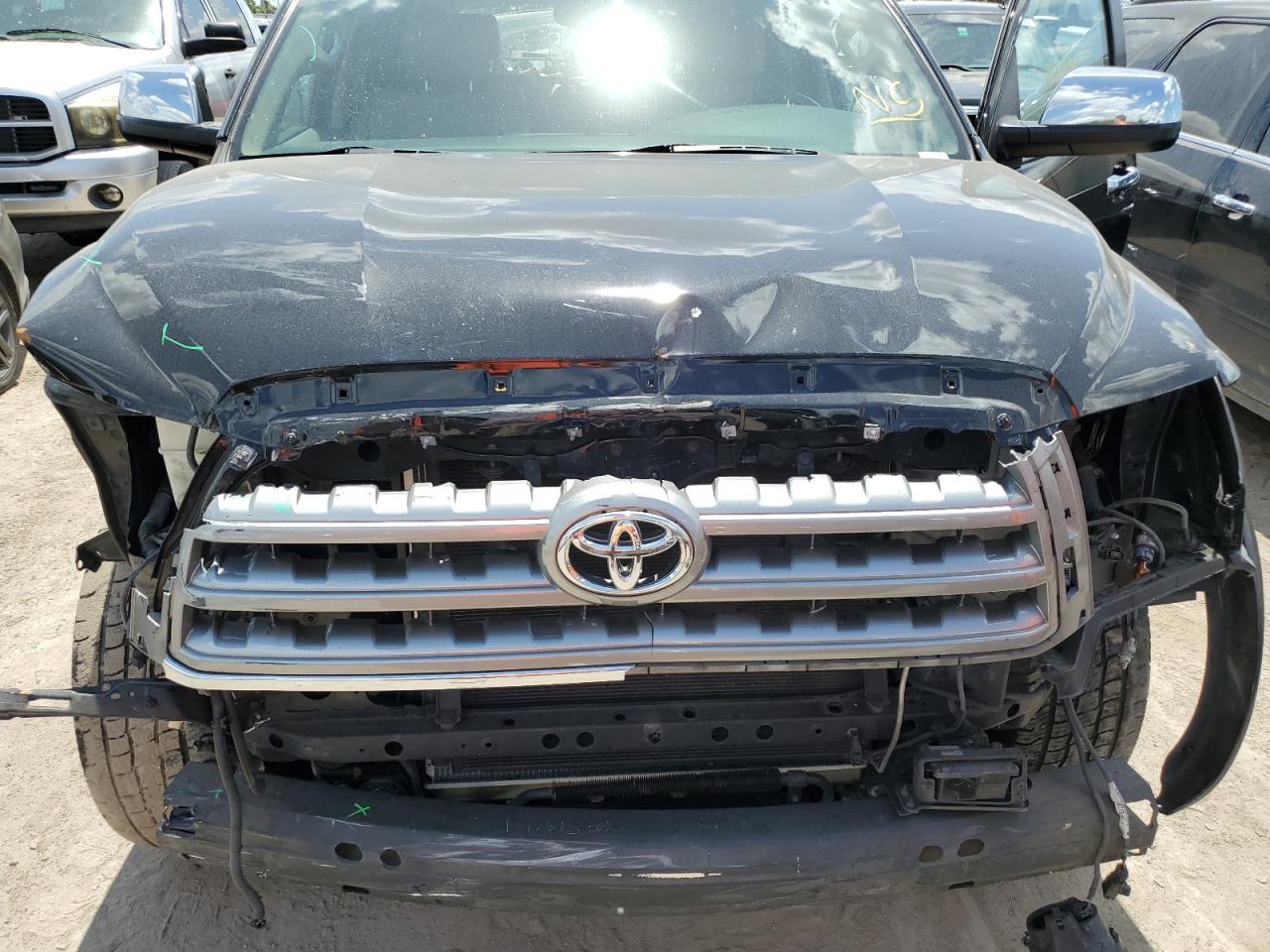 2011 Toyota Sequoia - Image 11