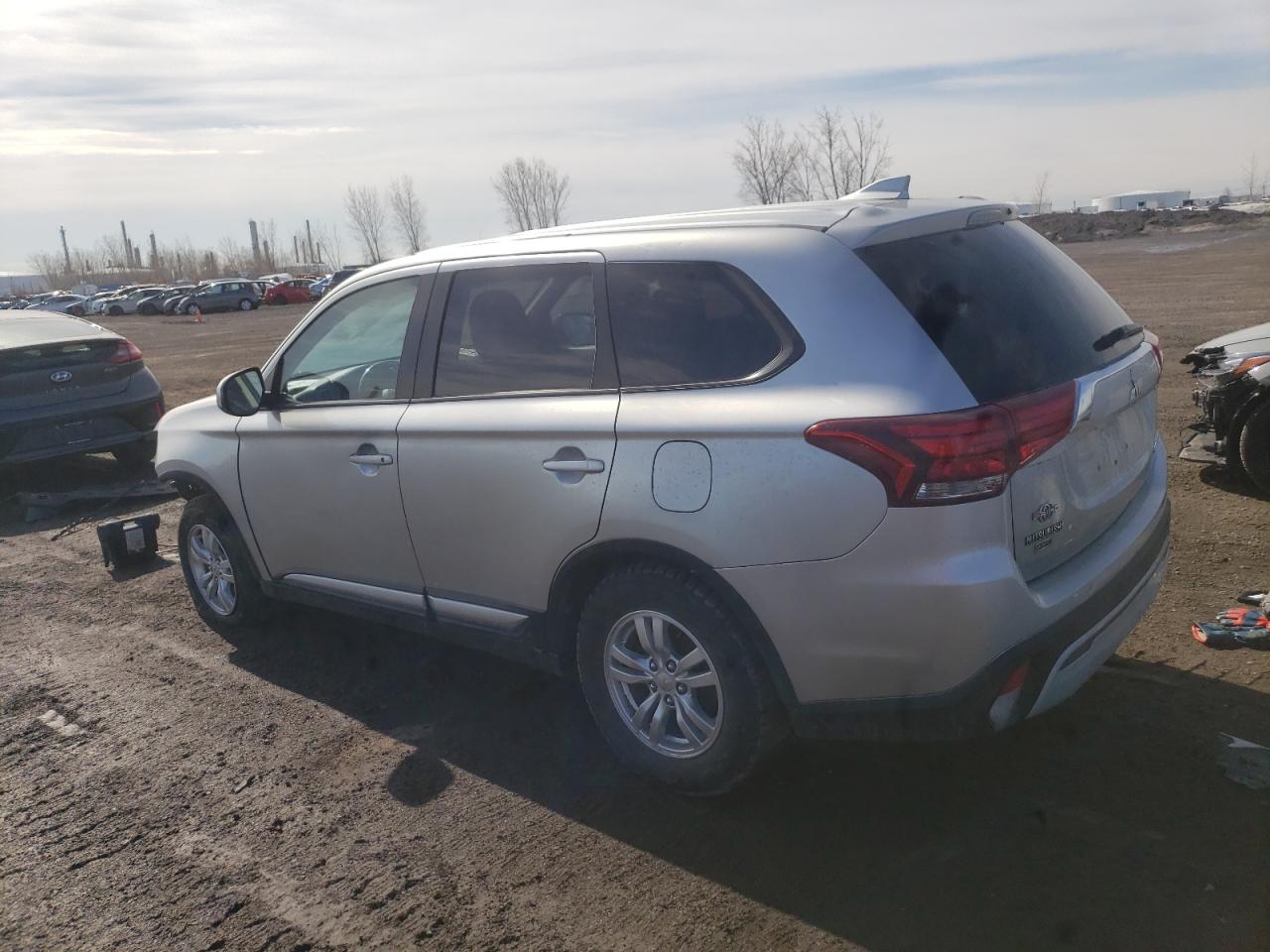 JA4AZ2A37LZ611555 2020 Mitsubishi Outlander Es