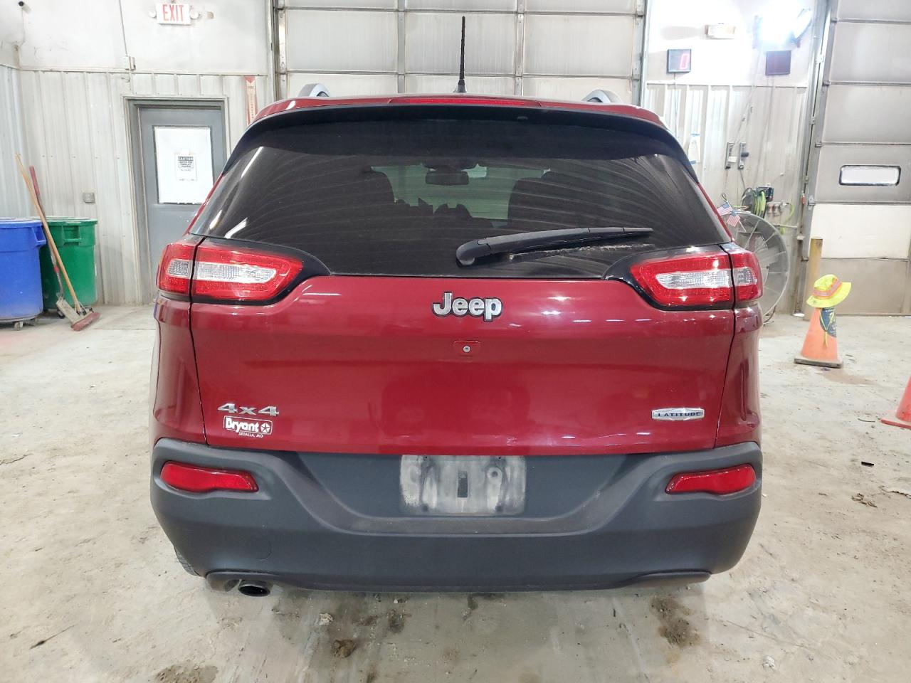 2015 Jeep Cherokee Latitude VIN: 1C4PJMCBXFW598510 Lot: 54627953