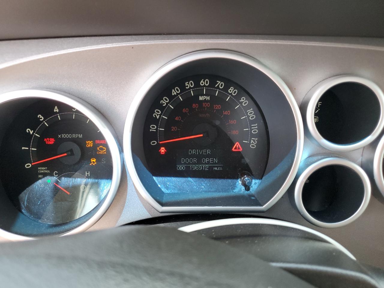 2011 Toyota Sequoia - Image 9