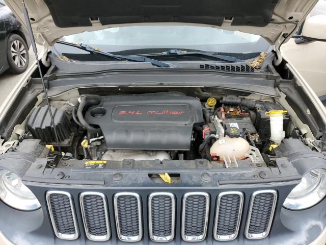 ZACCJABT8FPC16642 Jeep Renegade Latitude