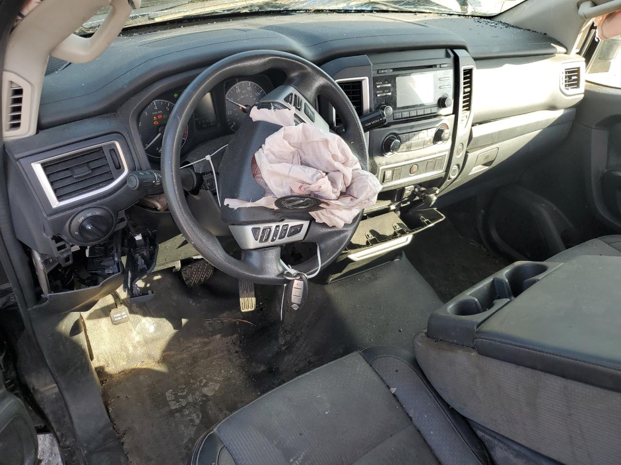1N6AA1R7XHN525067 NISSAN TITAN 2017