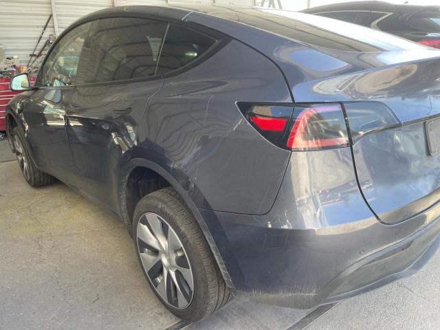 7SAYGDEE2NF359386 Tesla Model Y