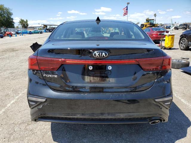 3KPF24ADXME268404 KIA FORTE FE