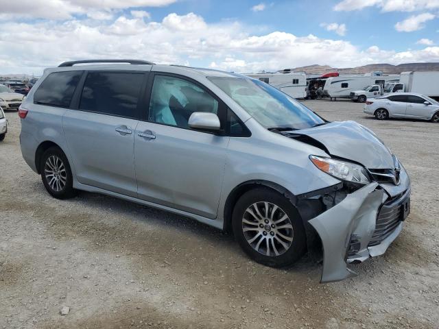 5TDYZ3DCXKS999631 Toyota SIENNA XLE