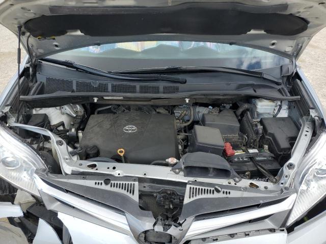 5TDYZ3DCXKS999631 Toyota SIENNA XLE