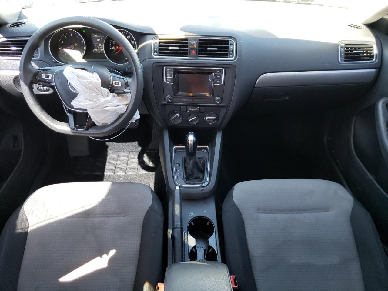2017 Volkswagen Jetta - Image 8