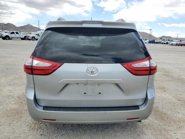 5TDYZ3DCXKS999631 Toyota SIENNA XLE