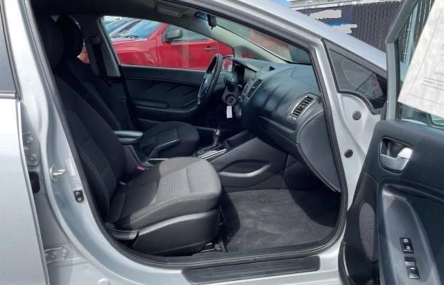 3KPFK4A73JE220832 KIA FORTE LX