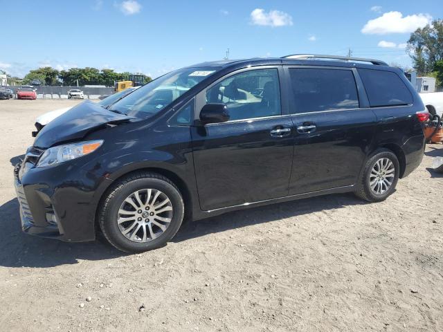 2020 Toyota Sienna XLE