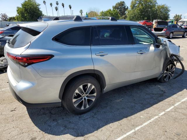 5TDHZRAH8MS069068 Toyota Highlander Xle