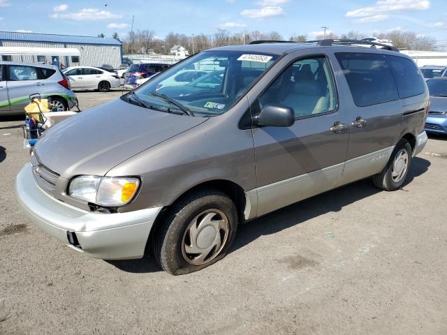 1998 Toyota Sienna LE